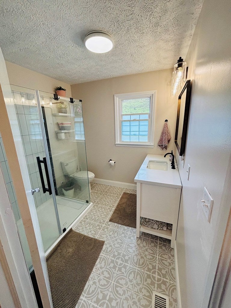 9430 Spring Valley Road Fries, VA 24330 - Photo 19 of 30 Gallery Image 19