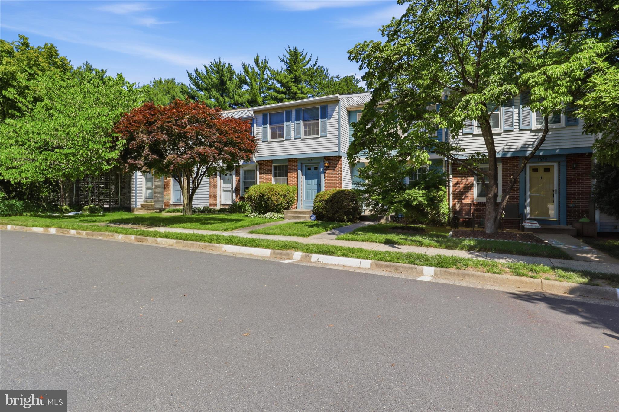 1660 Harvest Green Court Reston, VA 20194 - Photo 3 of 36
