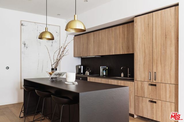 $6,750 | 1030 North Kings Road, Unit 206, West Hollywood, CA 90069