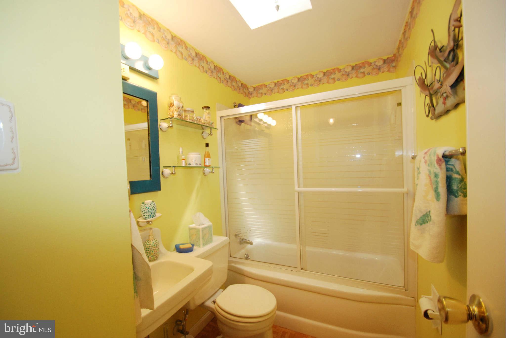 7911 Baltimore Street Baltimore, MD 21224 - Photo 20 of 30 Bath