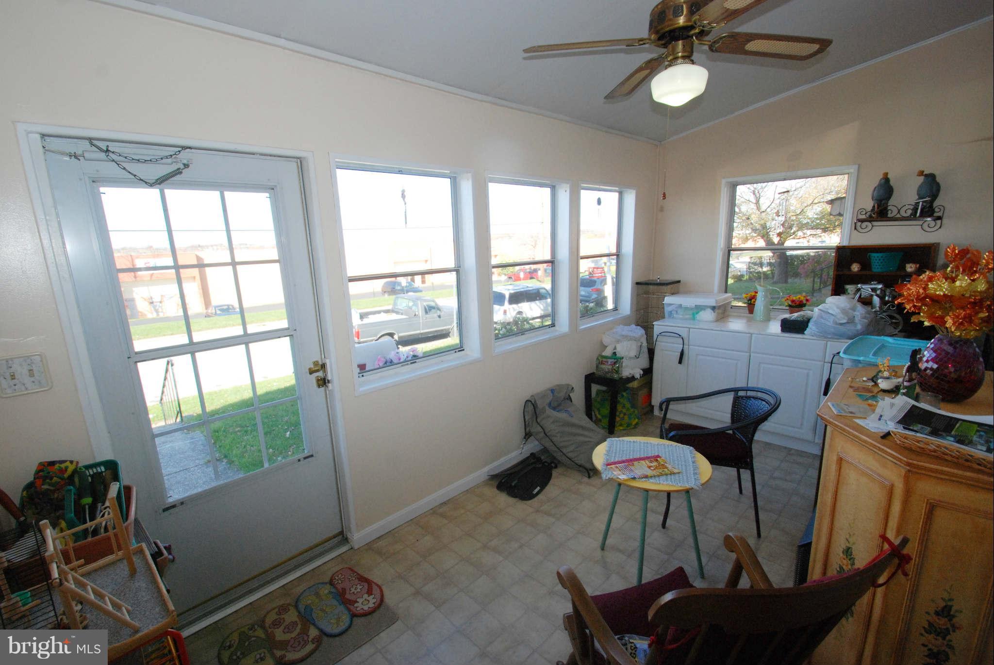 7911 Baltimore Street Baltimore, MD 21224 - Photo 5 of 30 Sunroom