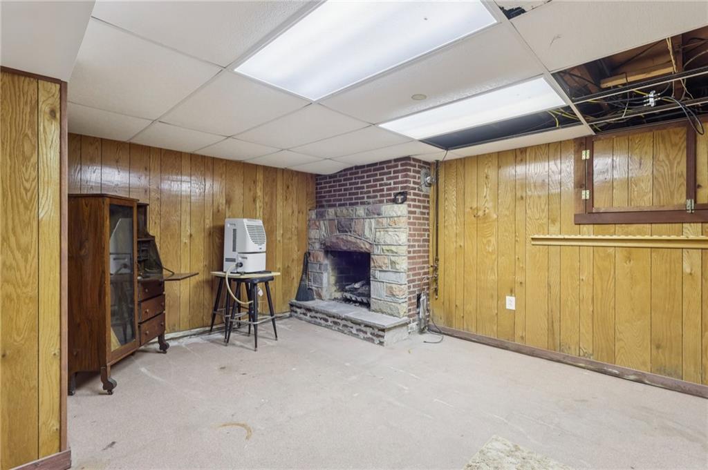 957 Cherry Lane Road Apollo, PA 15613 - Photo 24 of 38 a view of a livingroom with fireplace and furniture