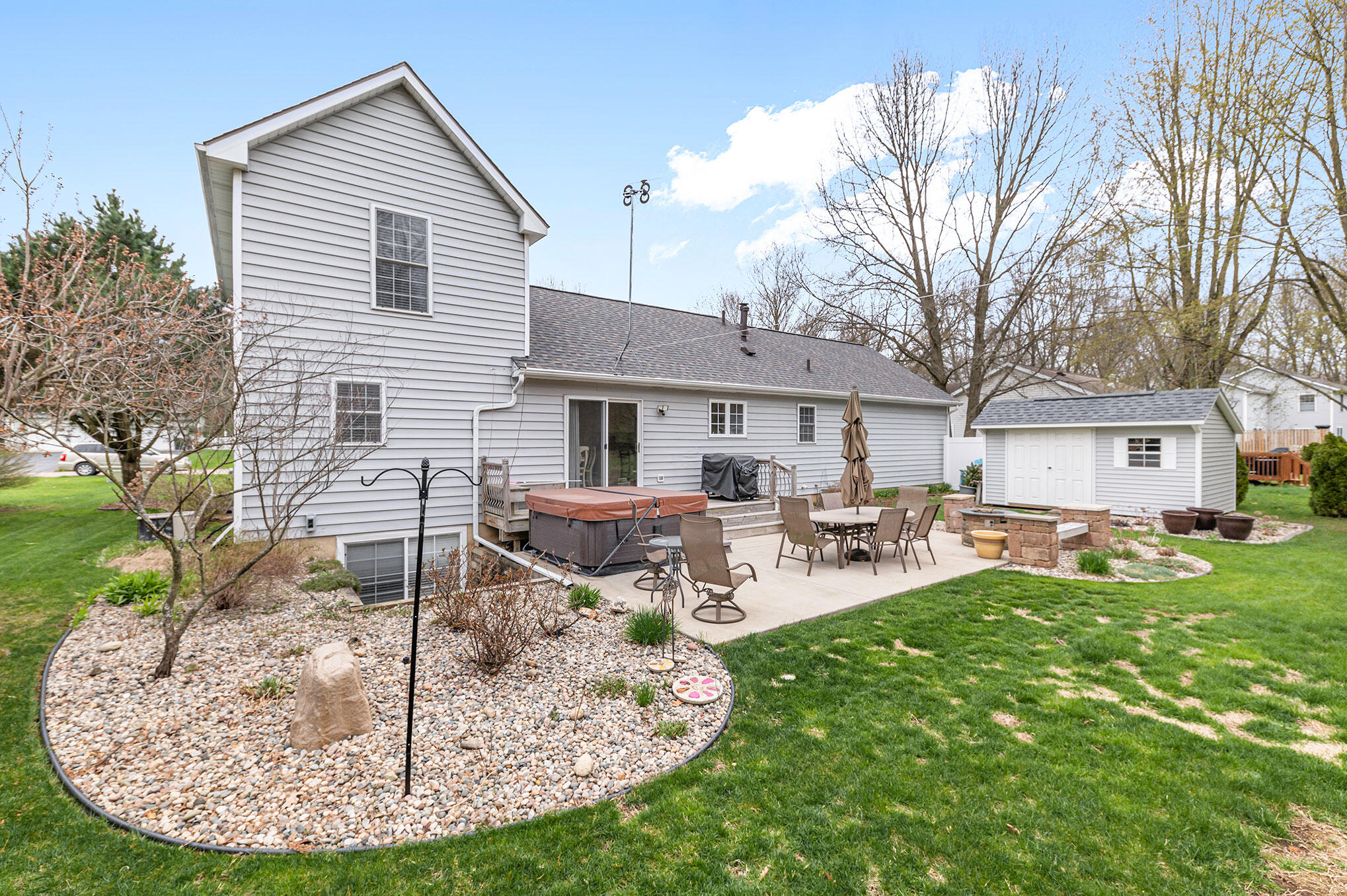 8625 Hathaway Road Kalamazoo, MI 49009 - Photo 5 of 25 Converted_73
