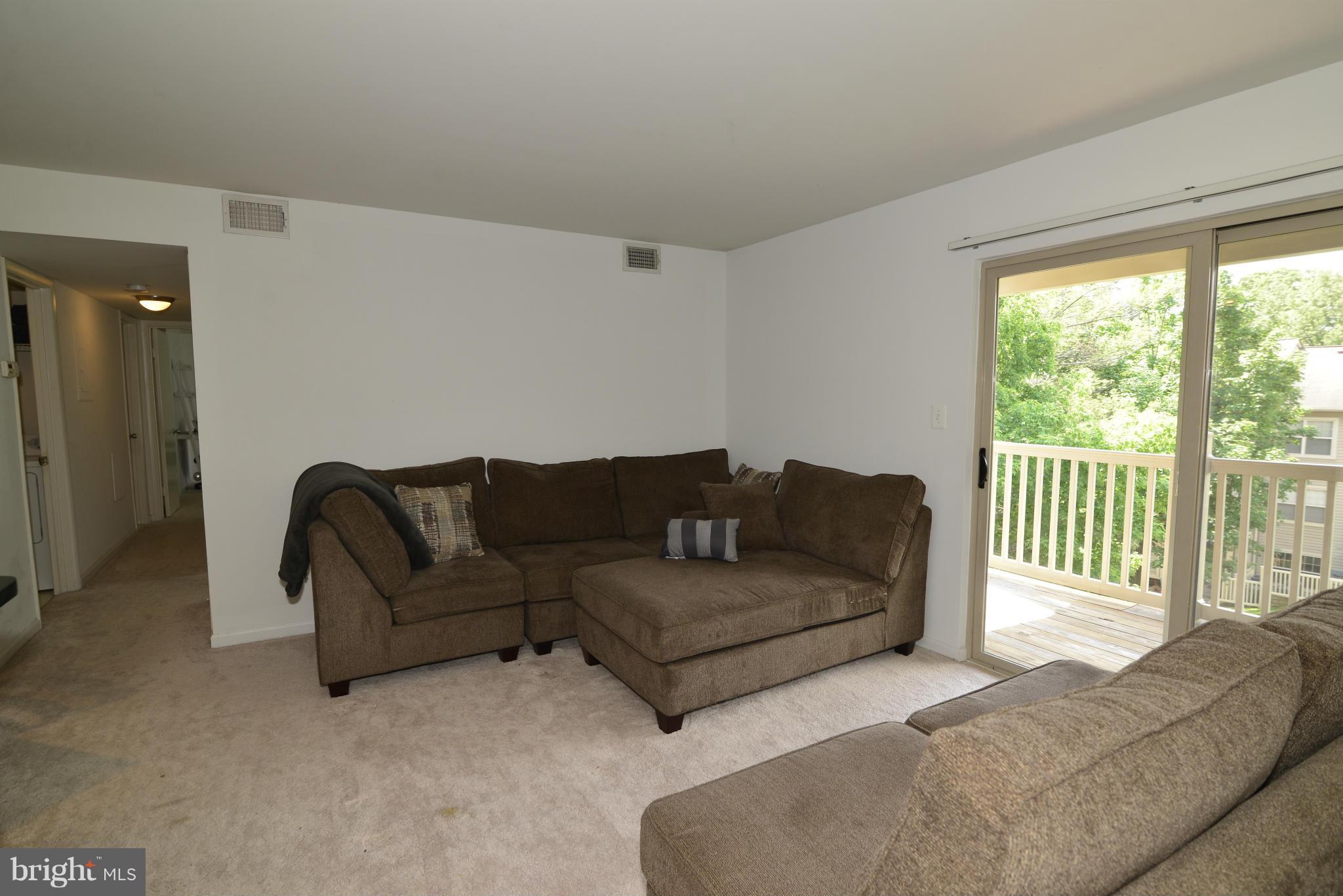 1732 Ascot Way, Unit J Reston, VA 20190 - Photo 2 of 25 Living Room