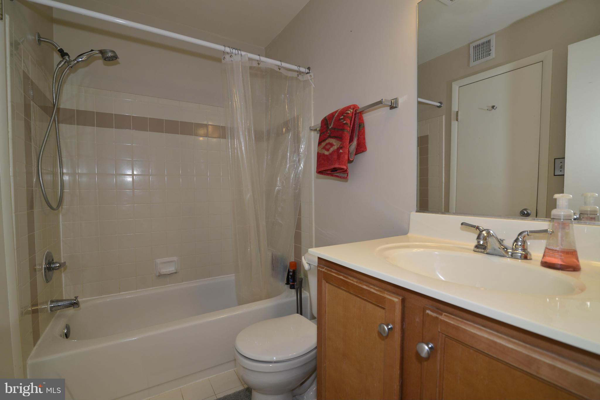 1732 Ascot Way, Unit J Reston, VA 20190 - Photo 19 of 25 Bath (Master)