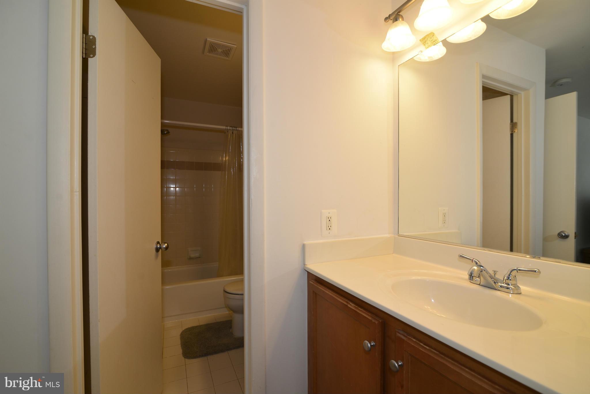 1732 Ascot Way, Unit J Reston, VA 20190 - Photo 20 of 25 Bath (Master)