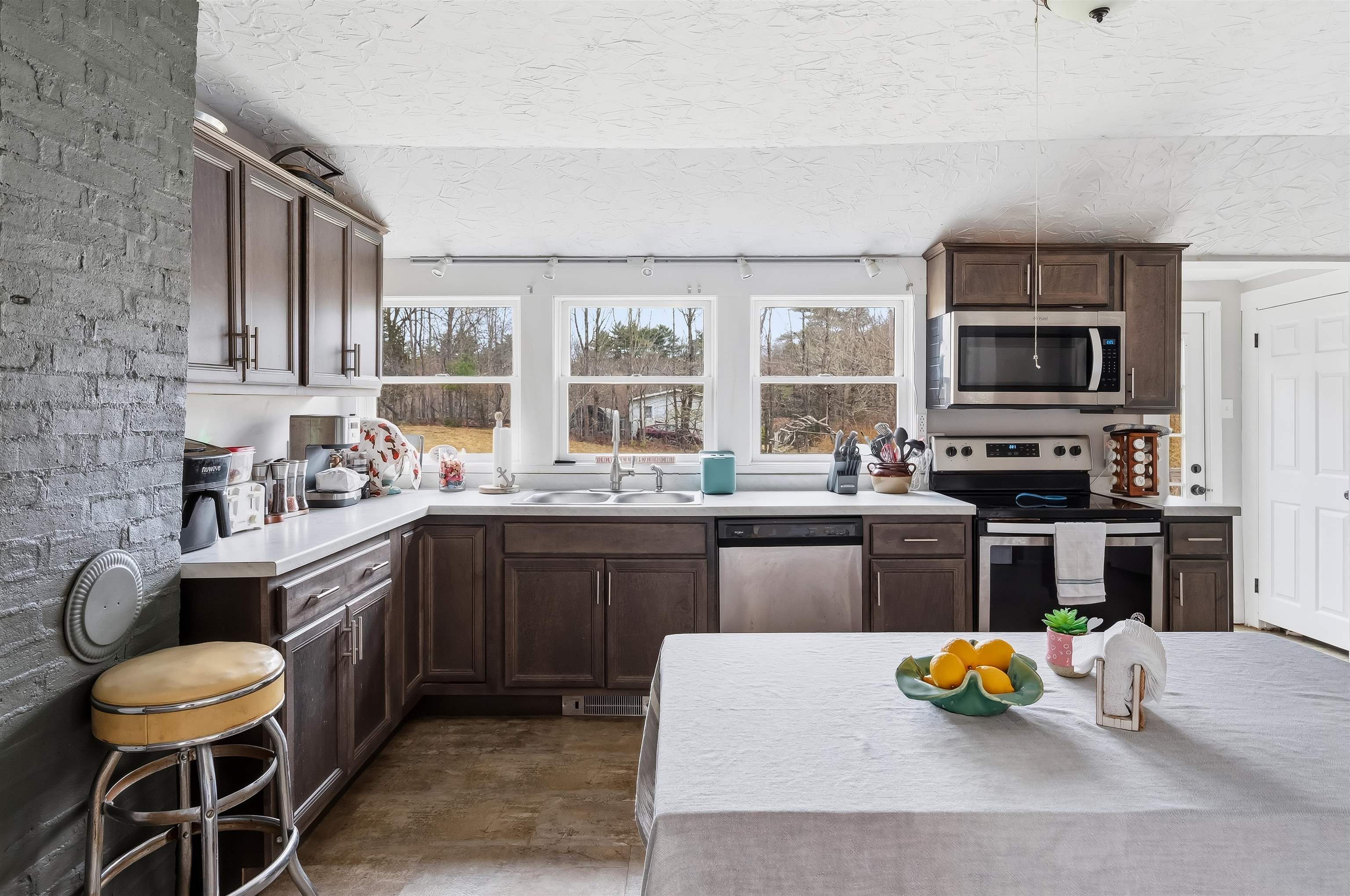 60 Batchelder Road Raymond, NH 03077 - Photo 4 of 52