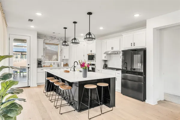 $2,795 | 516 Ahern Court, Liberty Hill, TX 78642