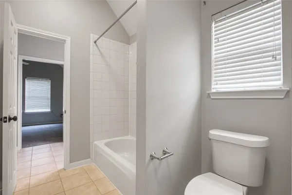 $700,000 | 14010 Lakewood Crossing Boulevard, Houston, TX 77070