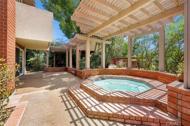 $2,625,000 | 23 Quarterhorse Lane, Rolling Hills Estates, CA 90274