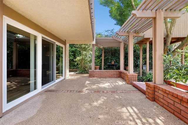 $2,625,000 | 23 Quarterhorse Lane, Rolling Hills Estates, CA 90274