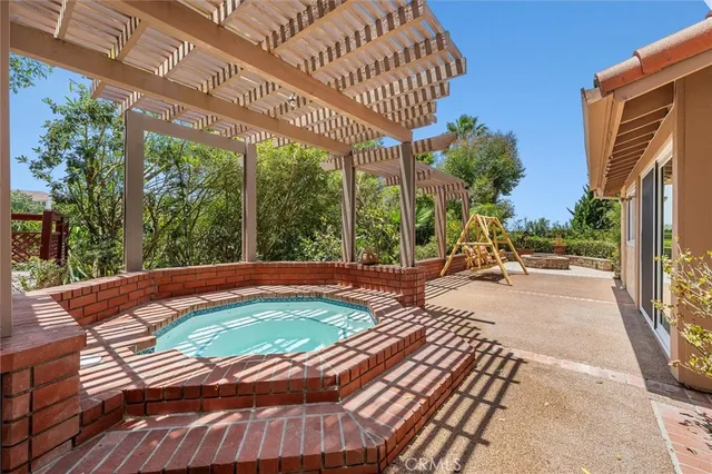 $2,625,000 | 23 Quarterhorse Lane, Rolling Hills Estates, CA 90274