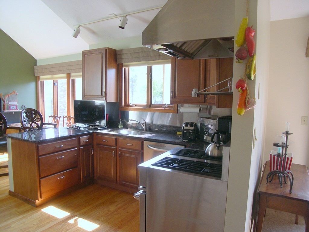 64 Harrington Road Framingham, MA 01701 - Photo 7 of 29 Gallery Image 7