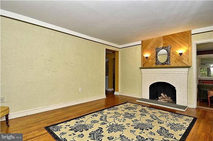 13831 Leibig Road Silver Spring, MD 20904 - Photo 16 of 23 Living Room
