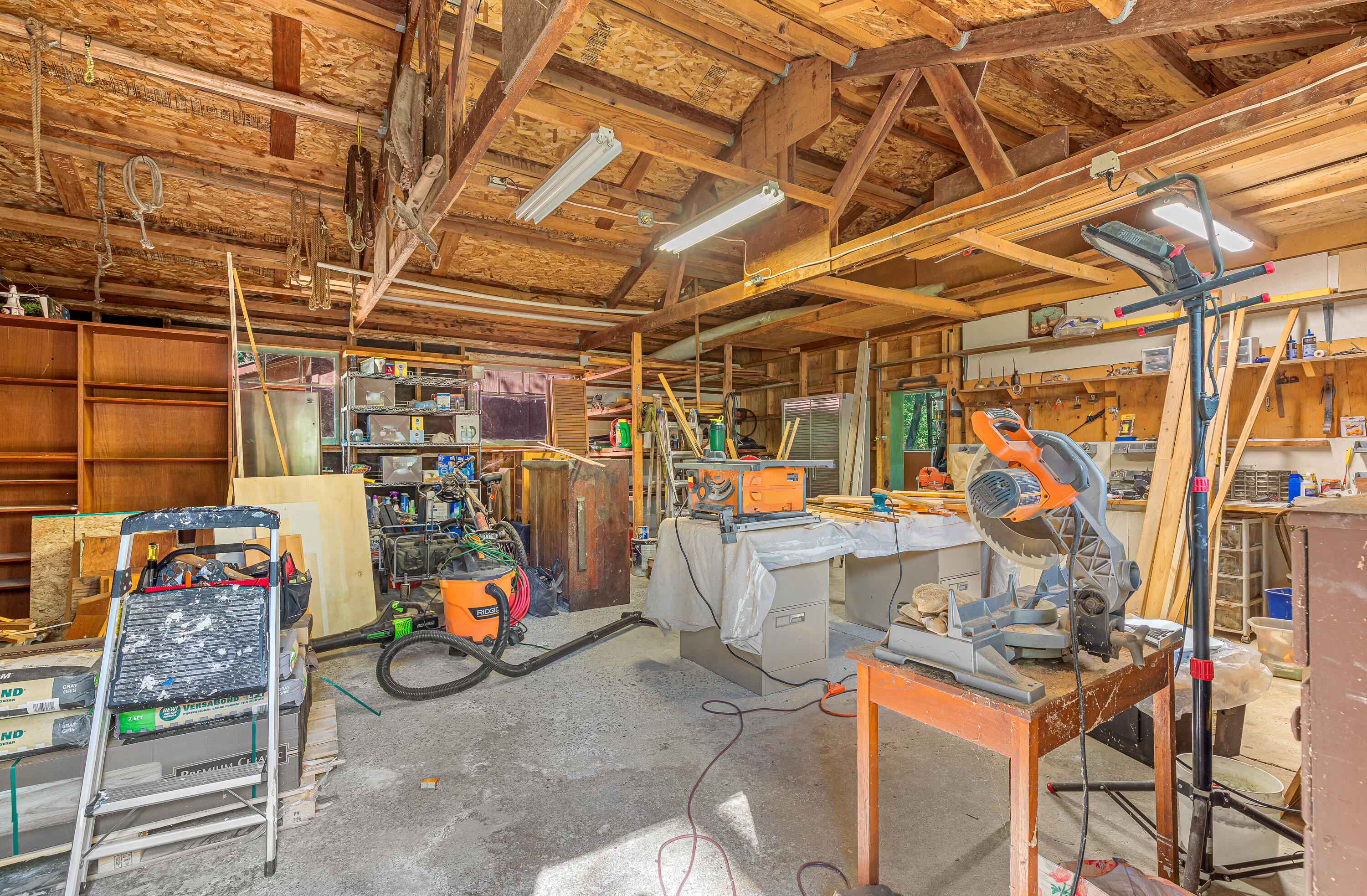 211 Beecher Road Wolf Creek, OR 97497 - Photo 37 of 62 9R9A7402