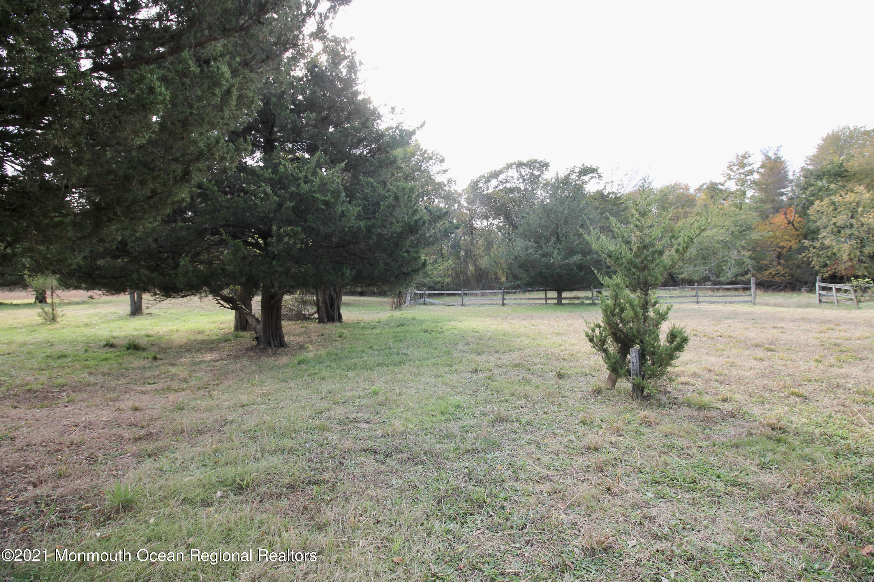 195 Bennett Road Freehold, NJ 07728 - Photo 56 of 90 3EC13875-81AB-4BC2-B512-5F61B9B57A09_1_2