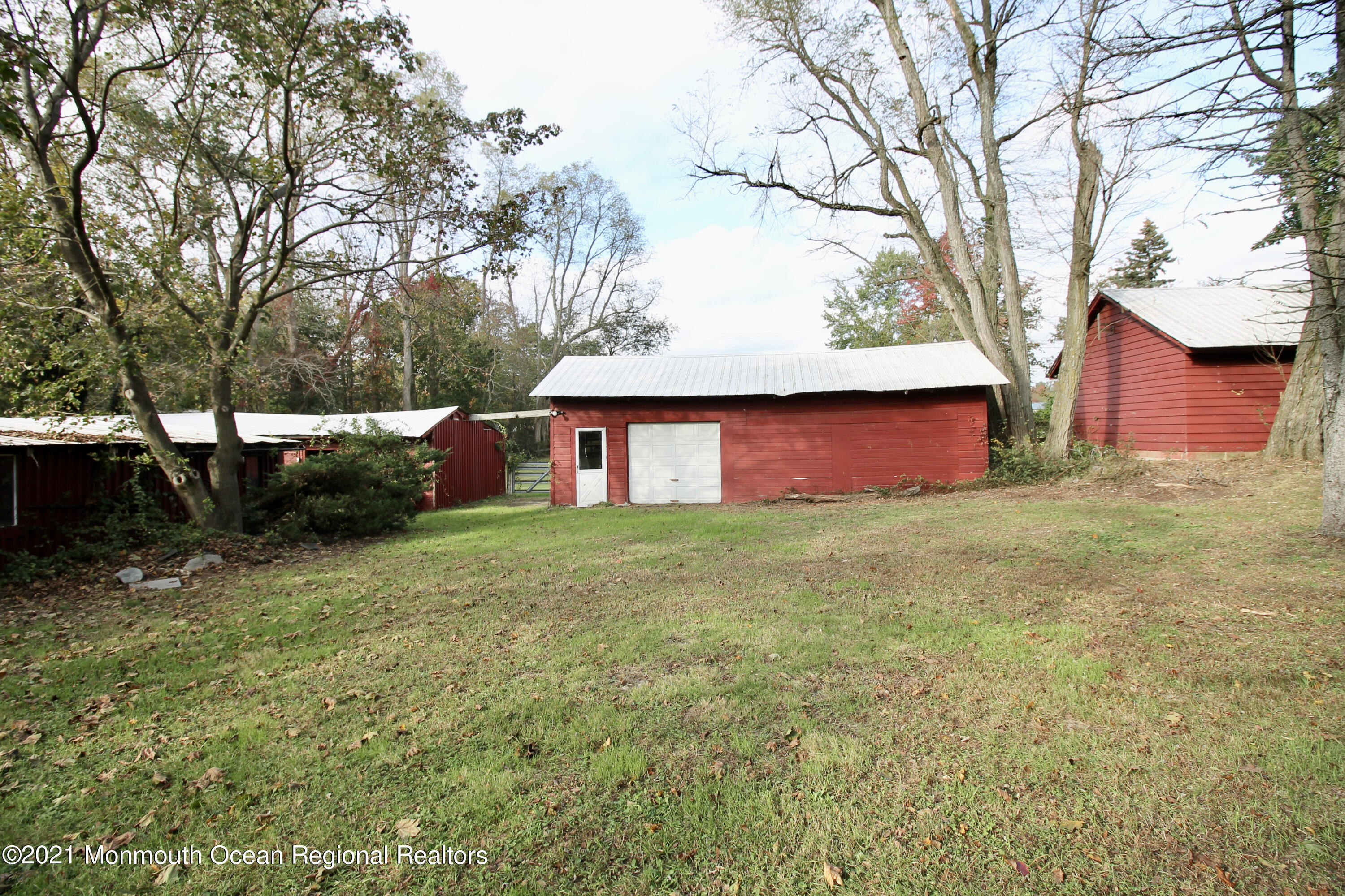 195 Bennett Road Freehold, NJ 07728 - Photo 61 of 90 CE92BC8F-06DD-4FFD-B2C0-61CF105FE7D7_1_2