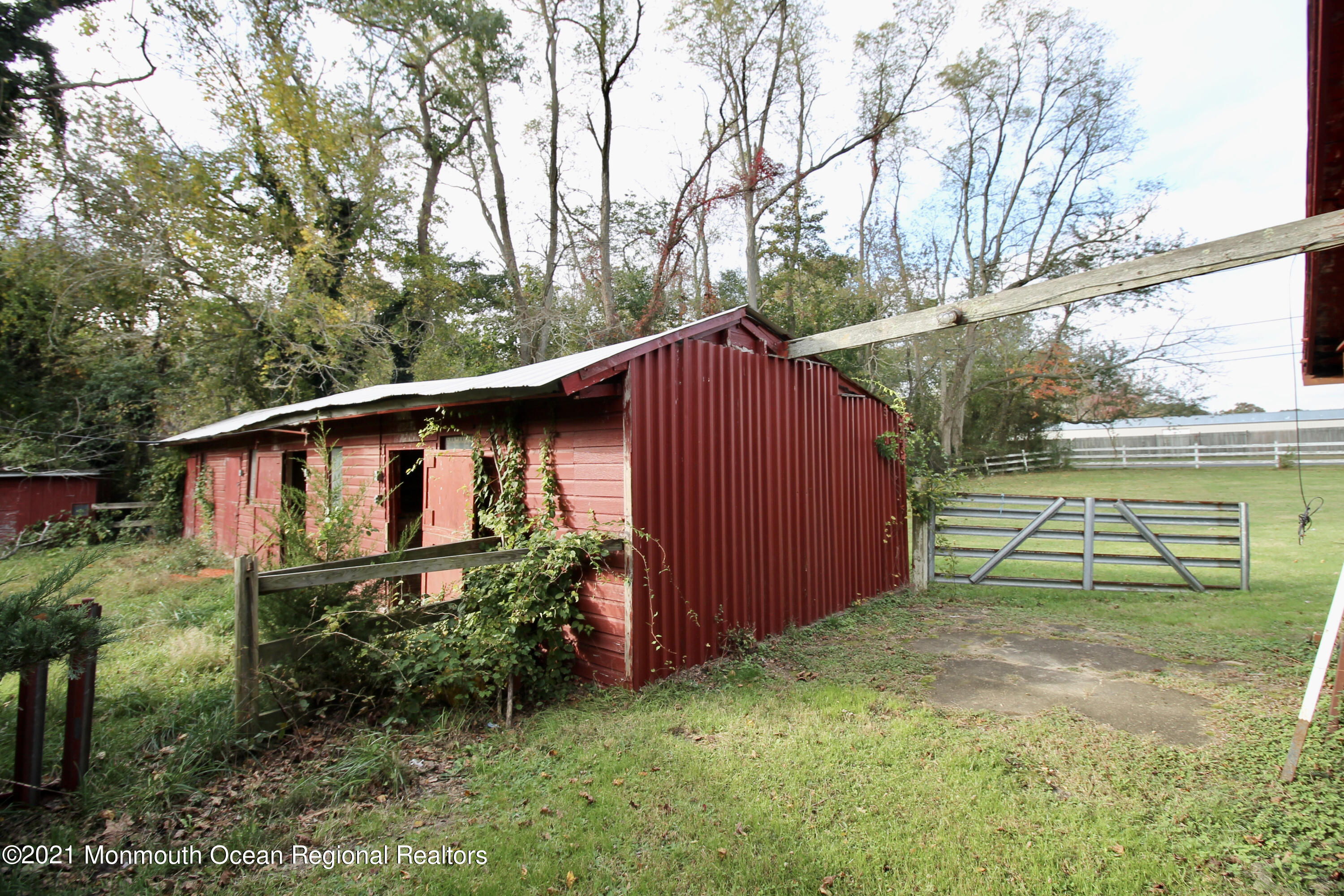 195 Bennett Road Freehold, NJ 07728 - Photo 63 of 90 3B24AC51-E5F3-4E6B-99B8-3150559A1F5A_1_2
