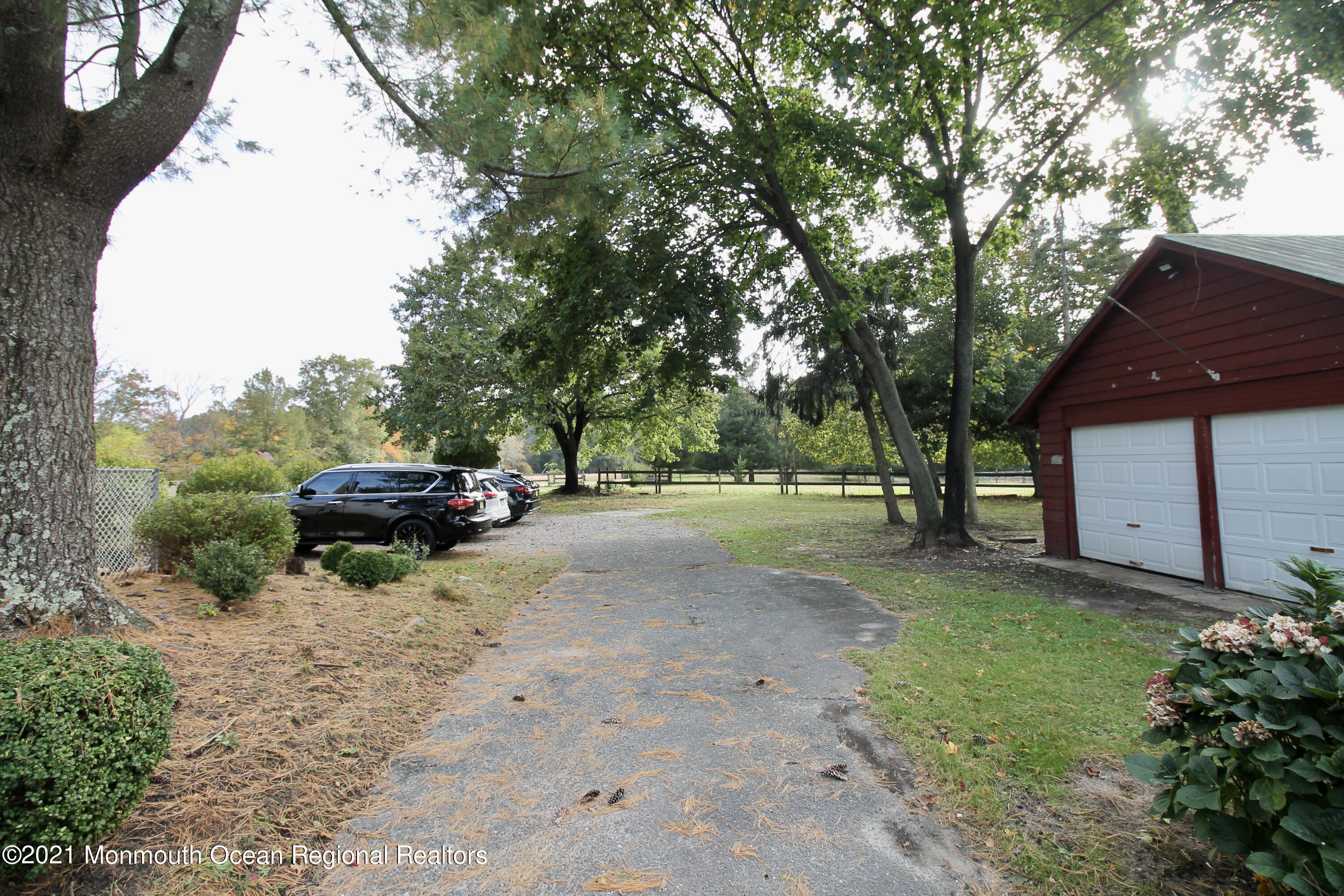 195 Bennett Road Freehold, NJ 07728 - Photo 68 of 90 09CD5AA9-7D83-4691-B59C-F99D10094788_1_2