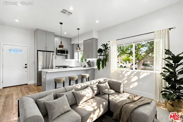 $2,995 | 8337 Gladbeck Avenue, Northridge, CA 91324