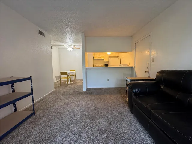 $1,075 | 750 North Judge Ely Boulevard, Unit 202, Abilene, TX 79601