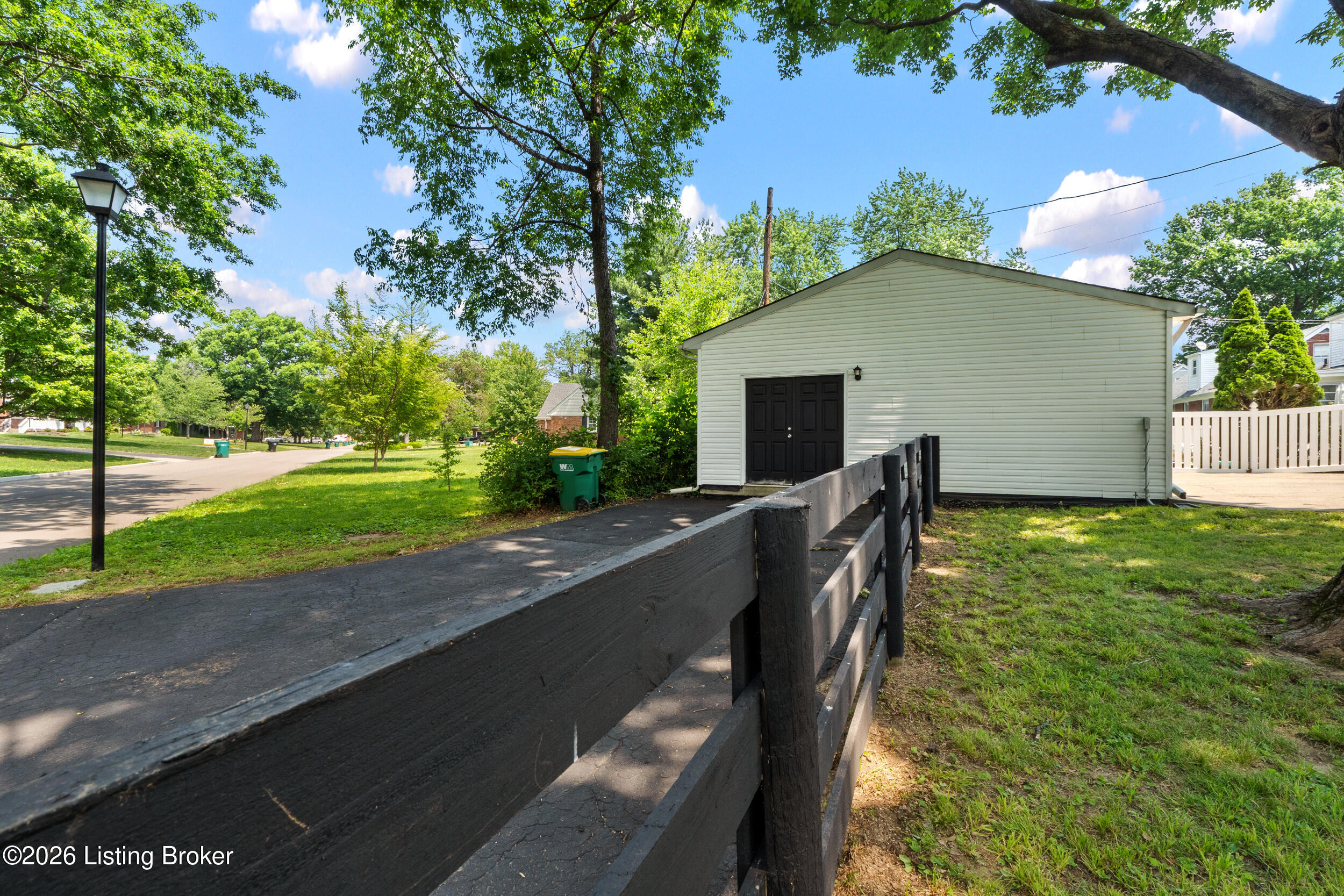 4600 Beaver Road Louisville, KY 40207 - Photo 51 of 53 dsc07366