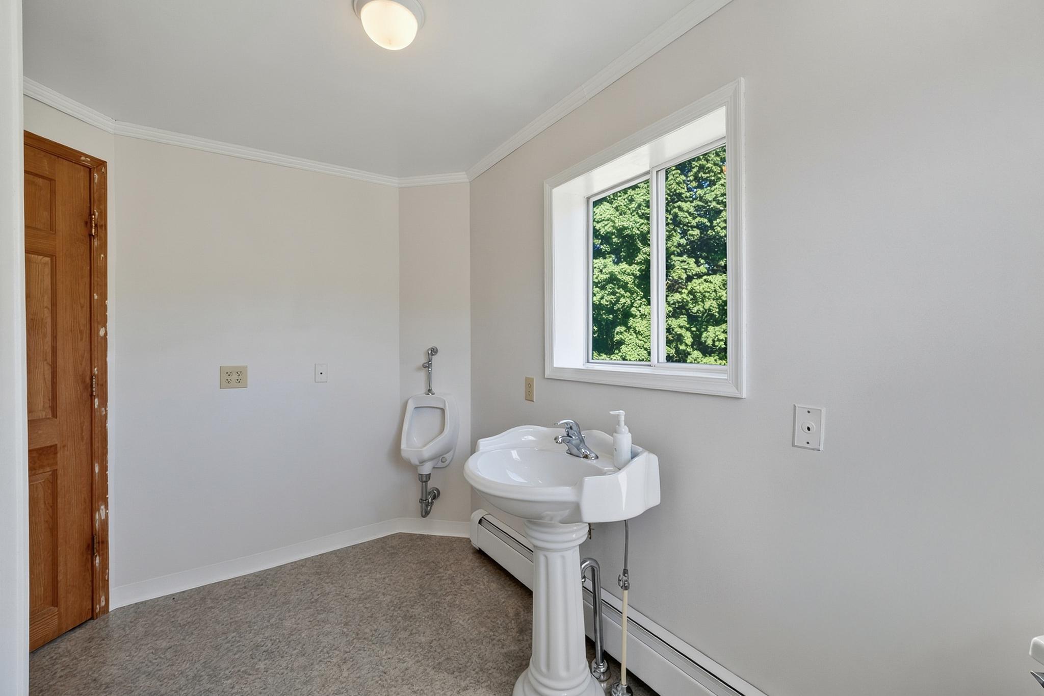 1306 Long Ln Road Lenhartsville, PA 19534 - Photo 35 of 76 2nd floor bath