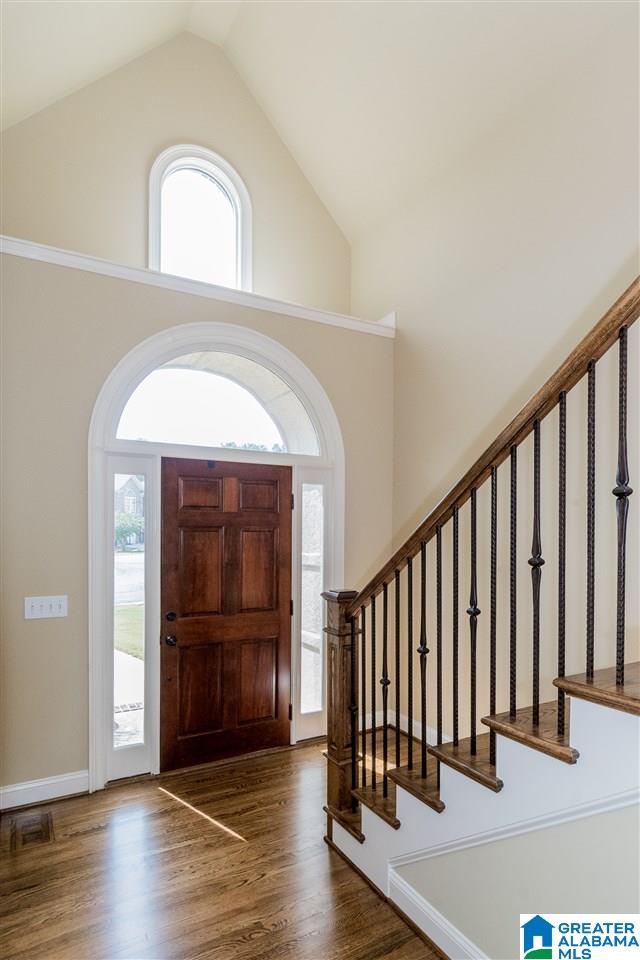 637 Meadow Ridge Drive Birmingham, AL 35242 - Photo 4 of 40