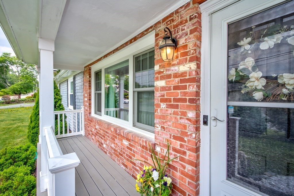 180 Mt Hope Road Somerset, MA 02726 - Photo 4 of 42 Gallery Image 4