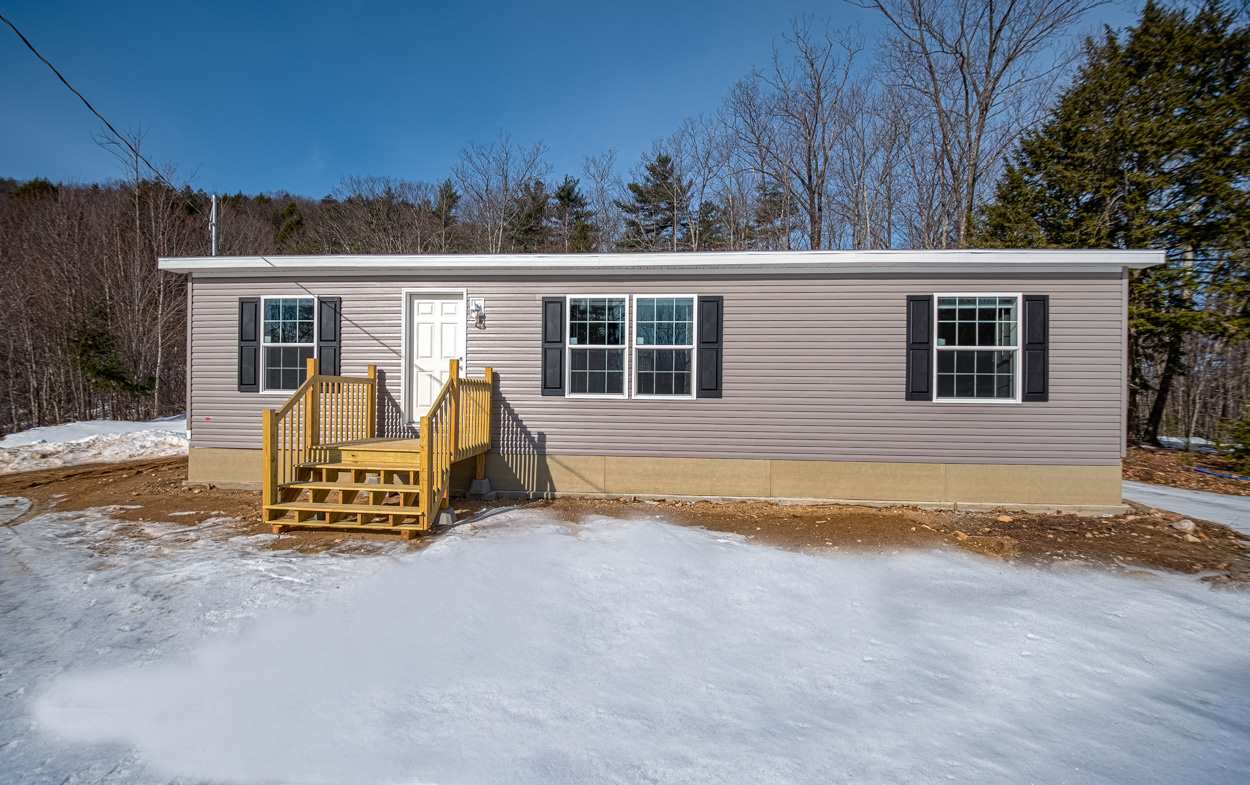 588 Ten Rod Road Farmington, NH 03835 - Photo 2 of 16