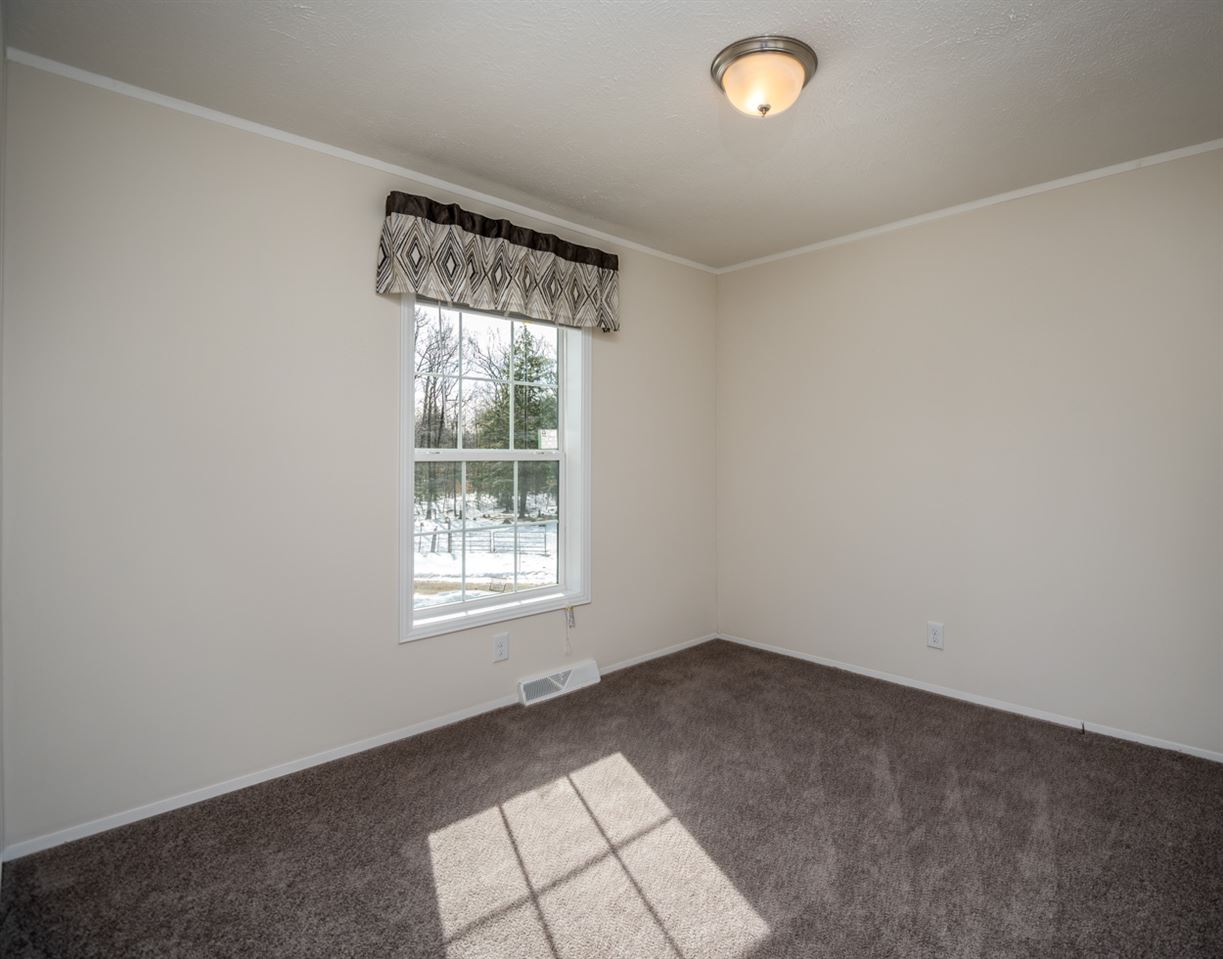 588 Ten Rod Road Farmington, NH 03835 - Photo 11 of 16