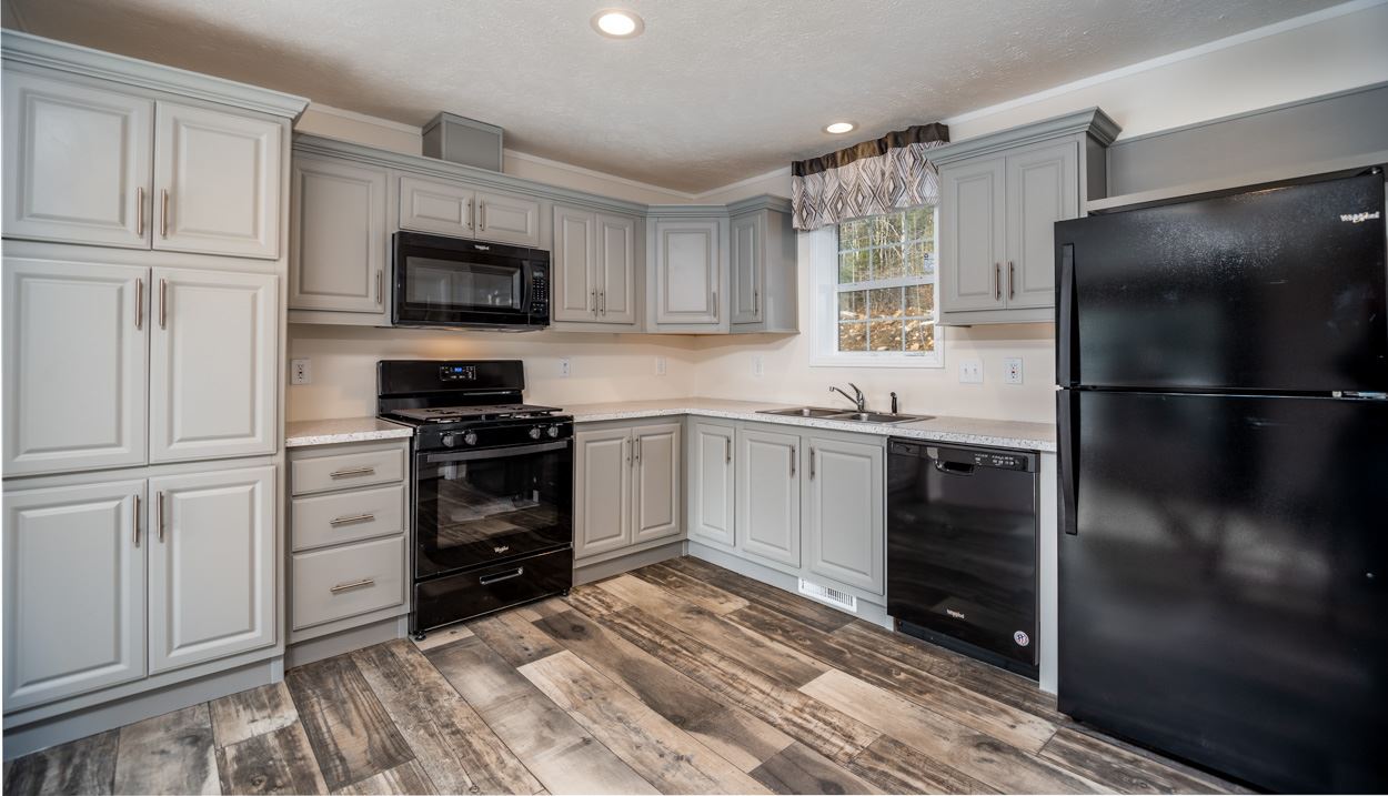 588 Ten Rod Road Farmington, NH 03835 - Photo 5 of 16