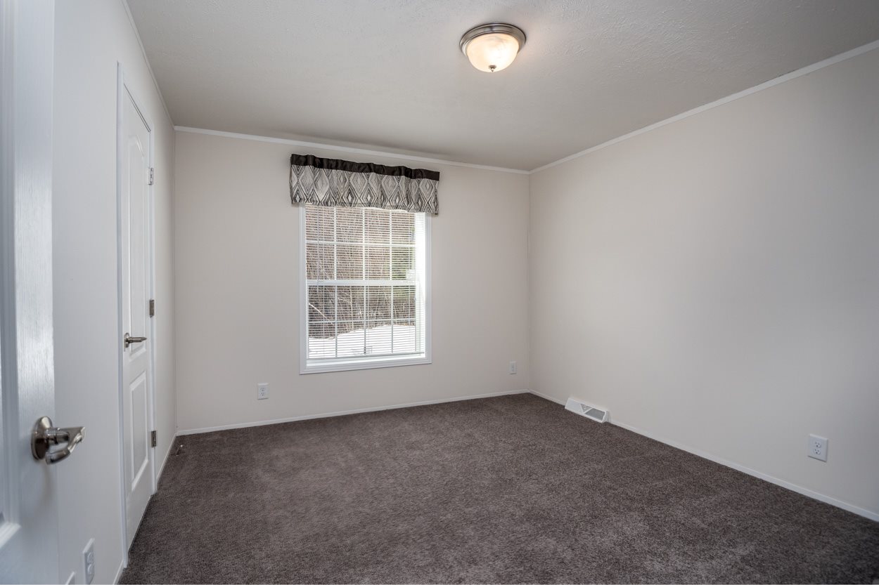 588 Ten Rod Road Farmington, NH 03835 - Photo 10 of 16