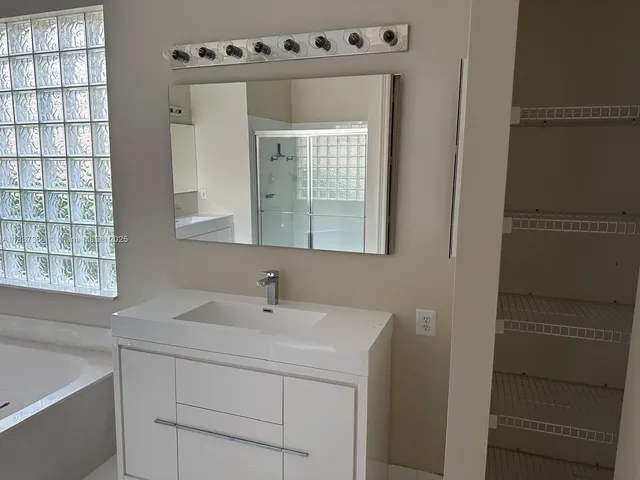 $5,800 | 18580 Southwest 44th Street, Unit 1, Miramar, FL 33029