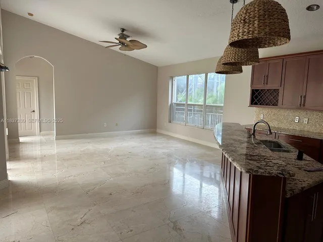 $5,800 | 18580 Southwest 44th Street, Unit 1, Miramar, FL 33029