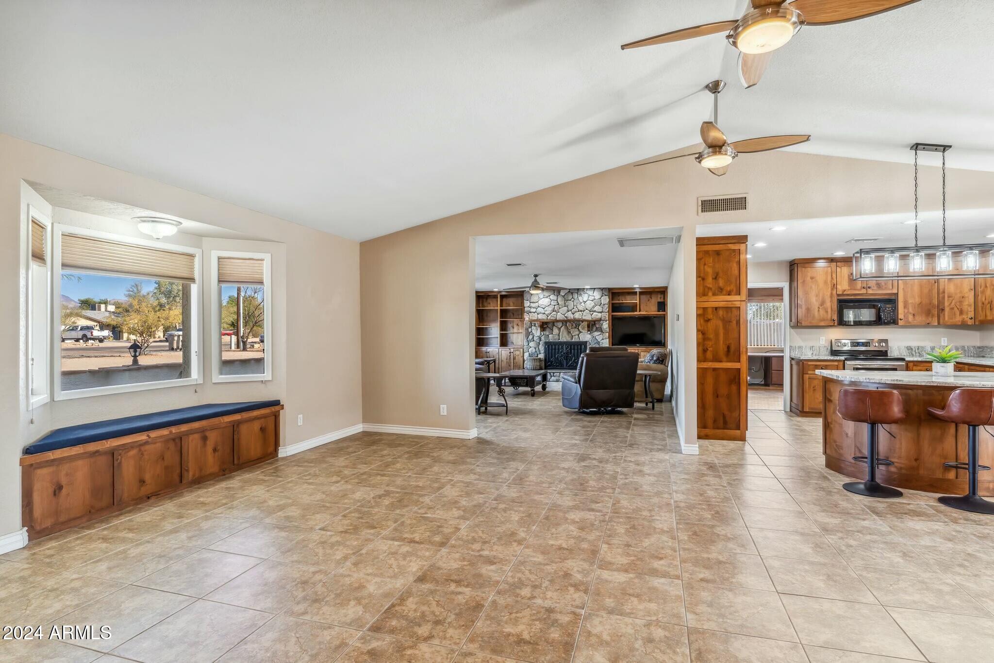 1045 East Cloud Road Phoenix, AZ 85086 - Photo 15 of 67 tempImagerlkNzL