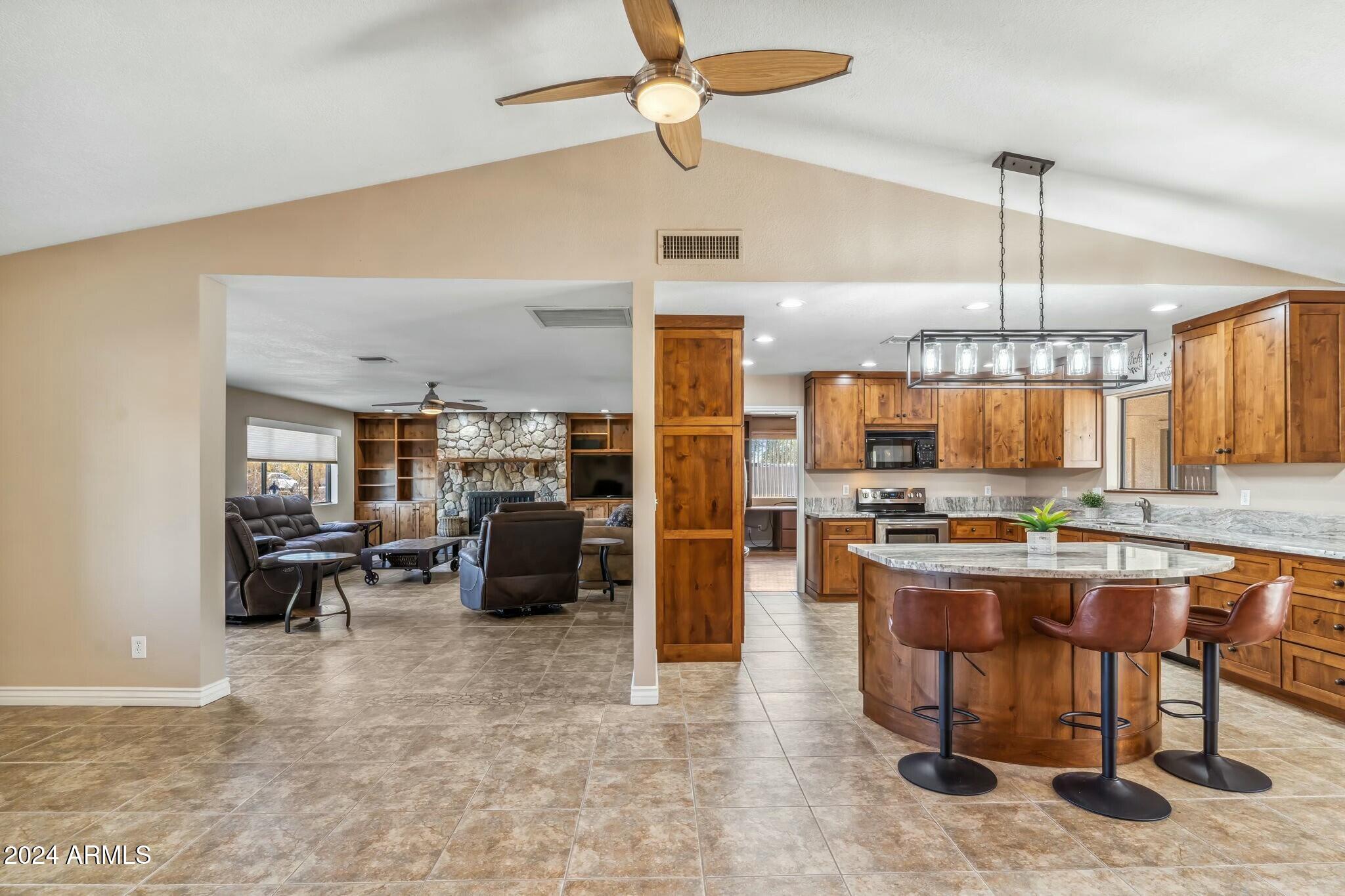1045 East Cloud Road Phoenix, AZ 85086 - Photo 3 of 67 tempImage5ioE3s