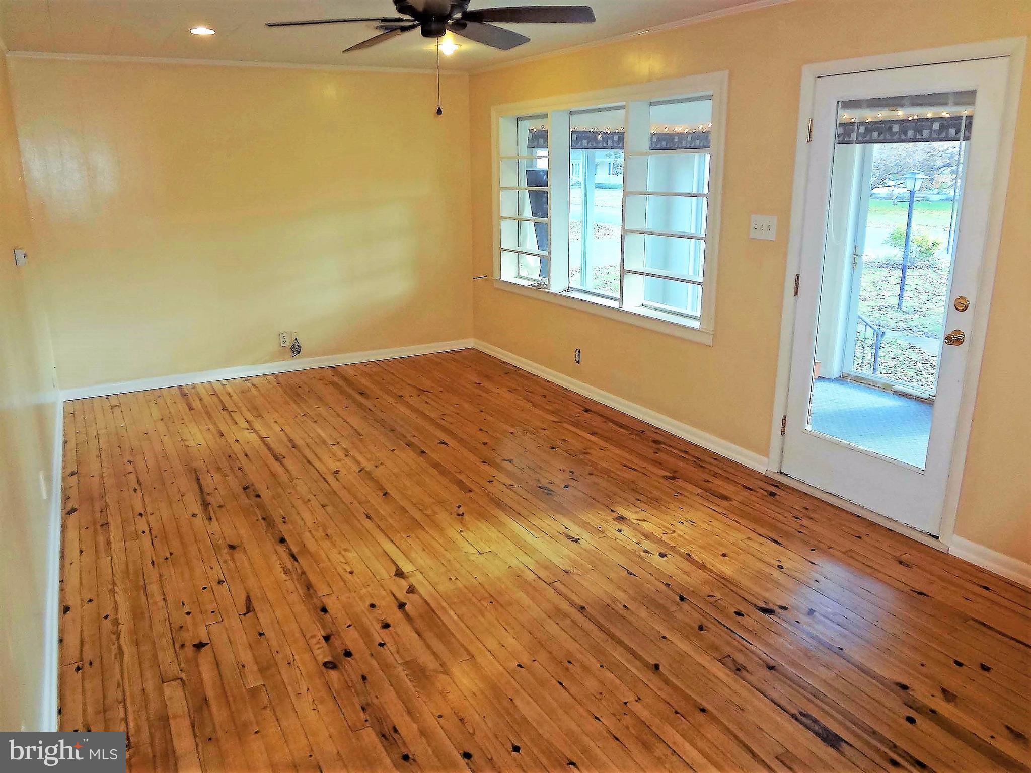 125 Fey Road Chestertown, MD 21620 - Photo 5 of 28 Living Room