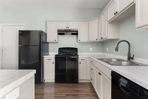 $230,000 | 5605 Lavergne St Lake, Unit 1 & 2, Lake Charles, LA 70615