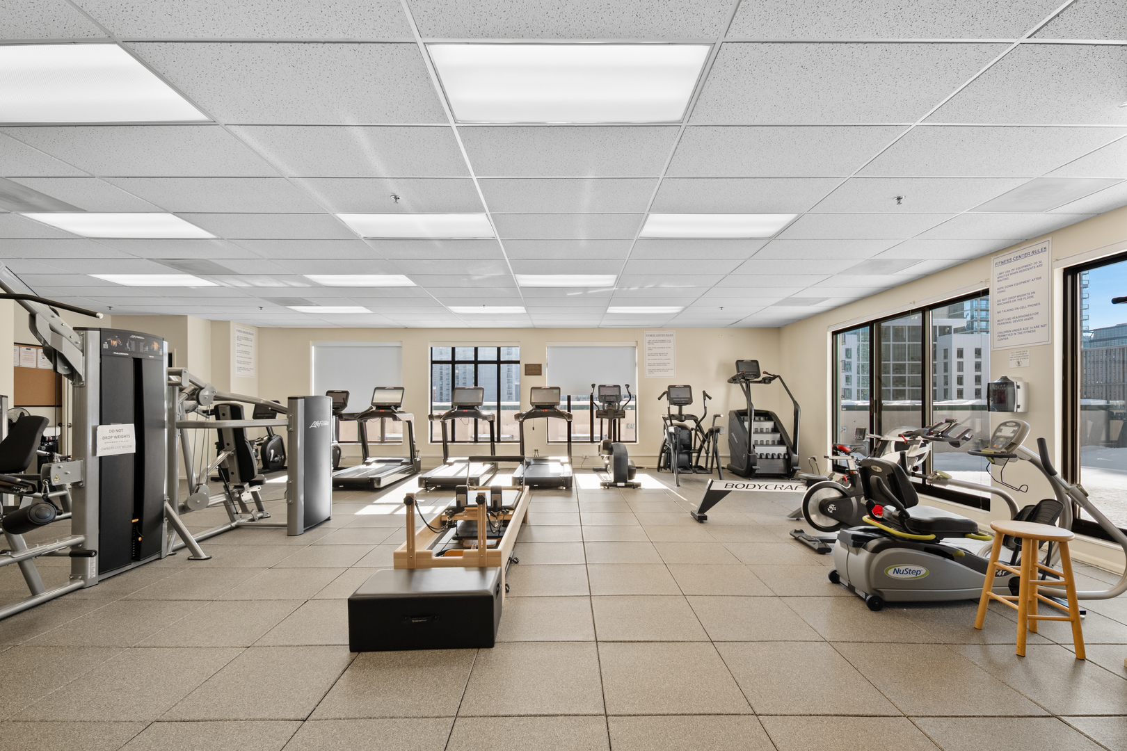 55 West Delaware Place, Unit 614 Chicago, IL 60610 - Photo 21 of 22