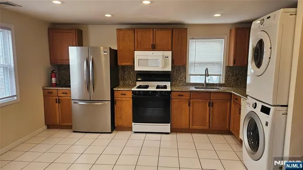 $2,200 | 23 1st Street, Unit 2, North Arlington, NJ 07031