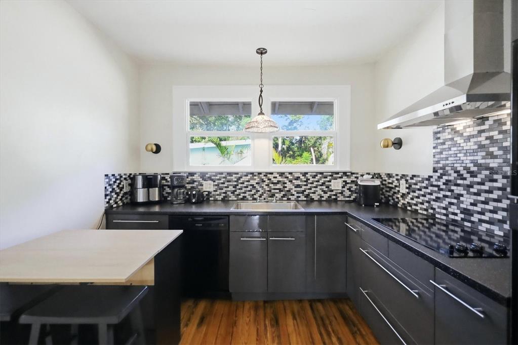 4116 Swift Road Sarasota, FL 34231 - Photo 16 of 47 Gallery Image 16