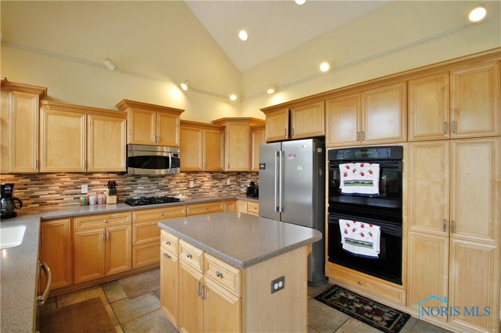 2514 Spruce Loop Road Sylvania, OH 43560 - Photo 8 of 35 Gallery Image 8