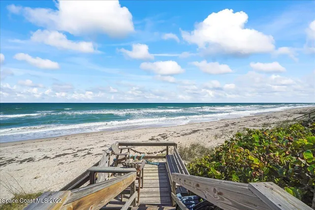 a view of an entryway