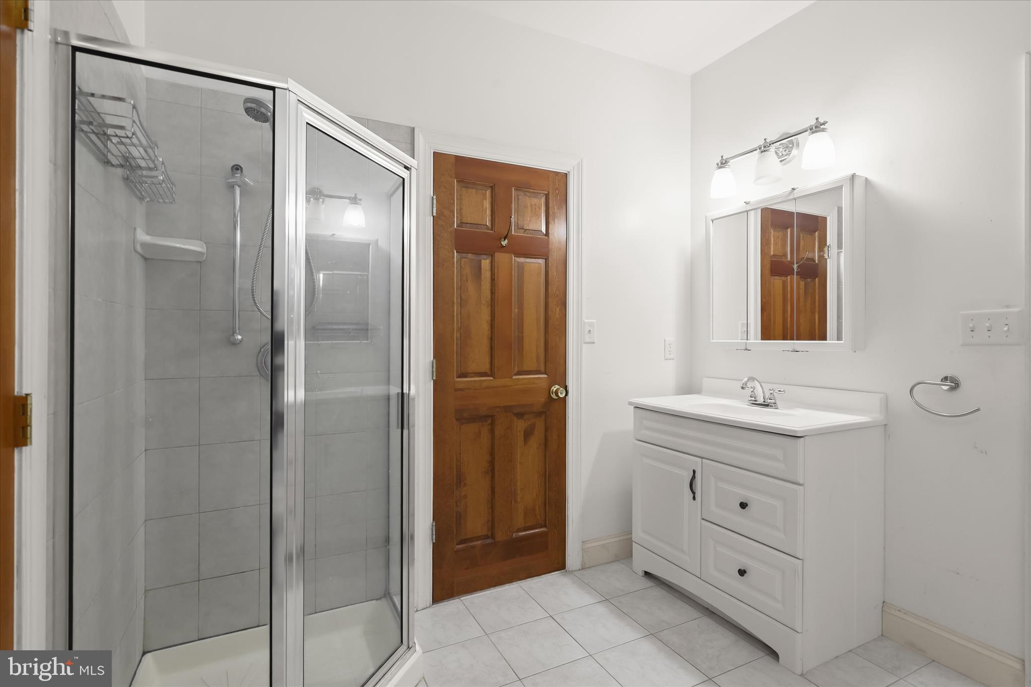 5530 Jim Pickett Road Sykesville, MD 21784 - Photo 50 of 76 Hall bathroom