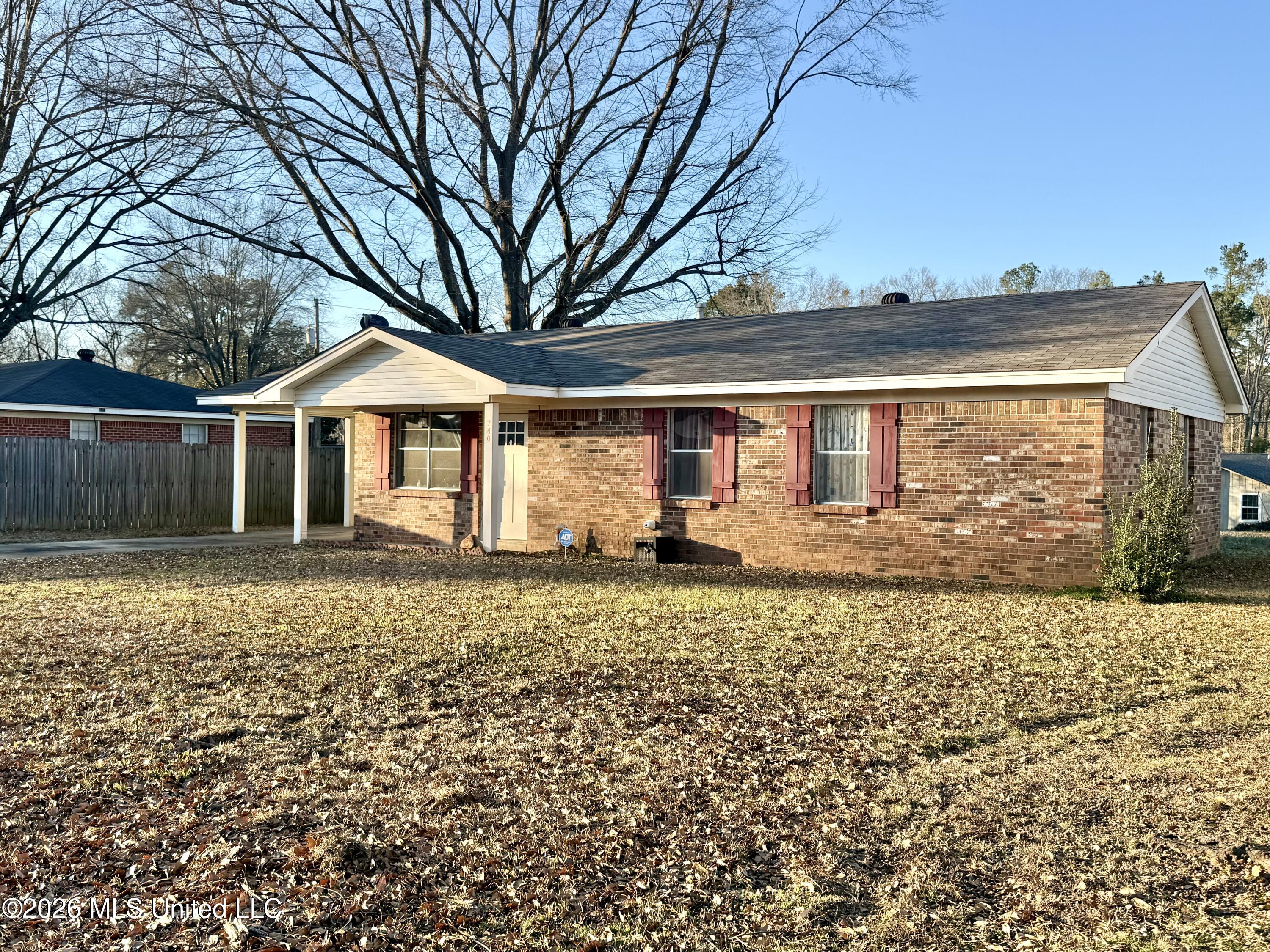 740 Robinson Road Grenada, MS 38901 - Photo 4 of 17 IMG_6312