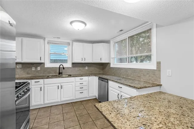 $190,000 | 18805 East Arrowhead Drive, Independence, MO 64056