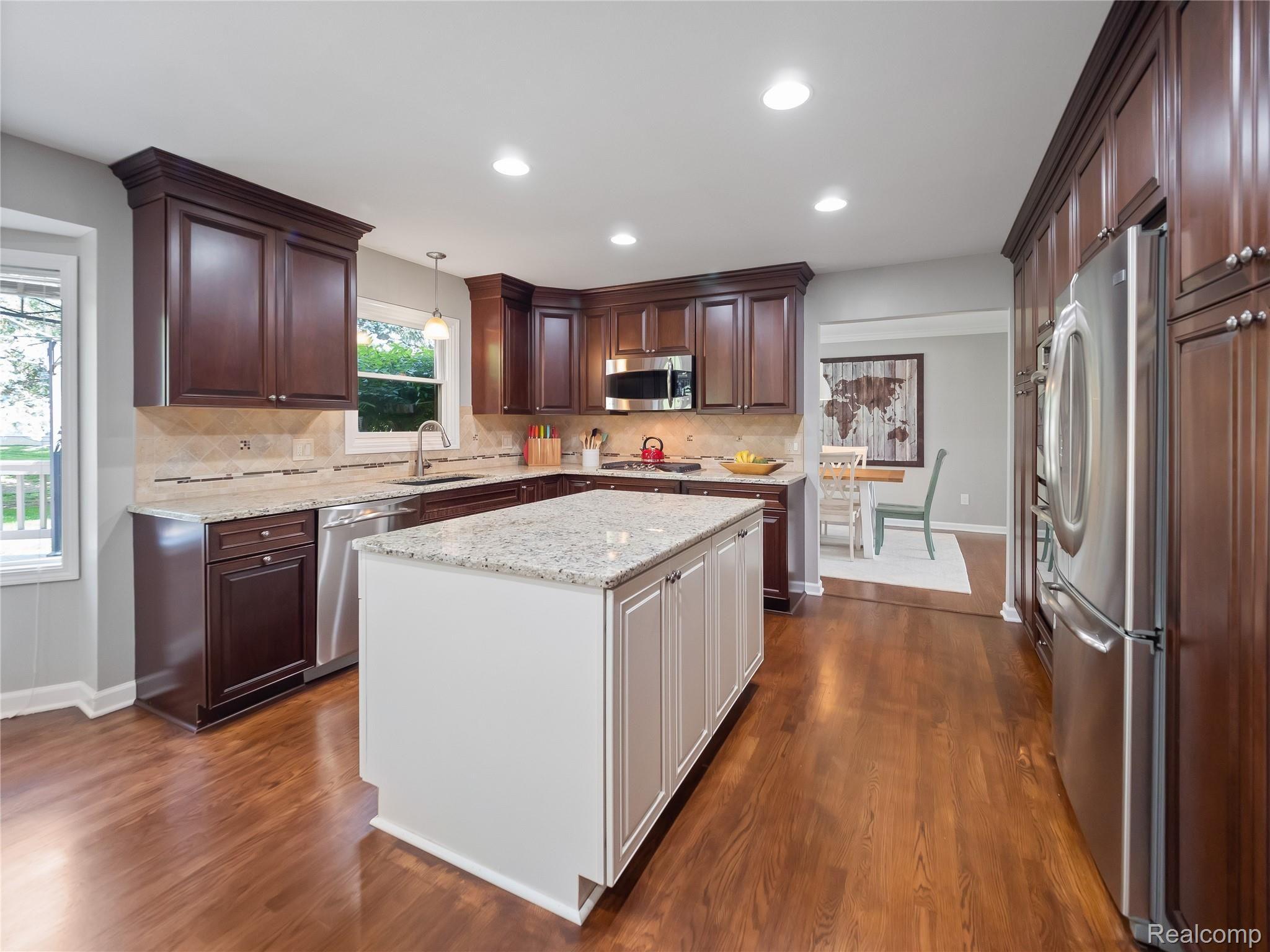 1634 Crestline Court Rochester, MI 48307 - Photo 19 of 40 1634 Crestline Ln Rochester Hills sJune 04, 202013.jpg