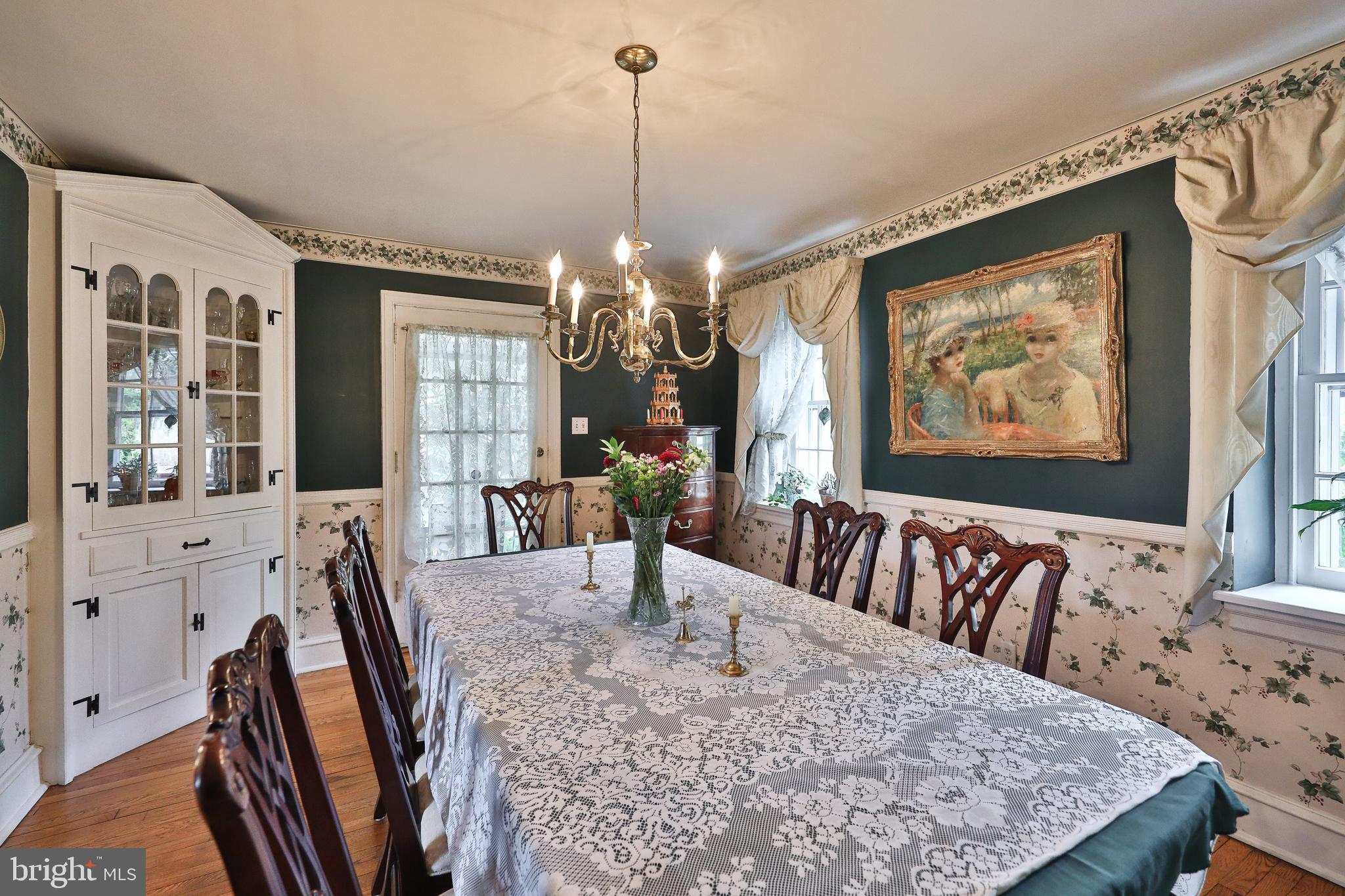 320 South Trooper Road Norristown, PA 19403 - Photo 11 of 50 custom corner built ins and crown molding