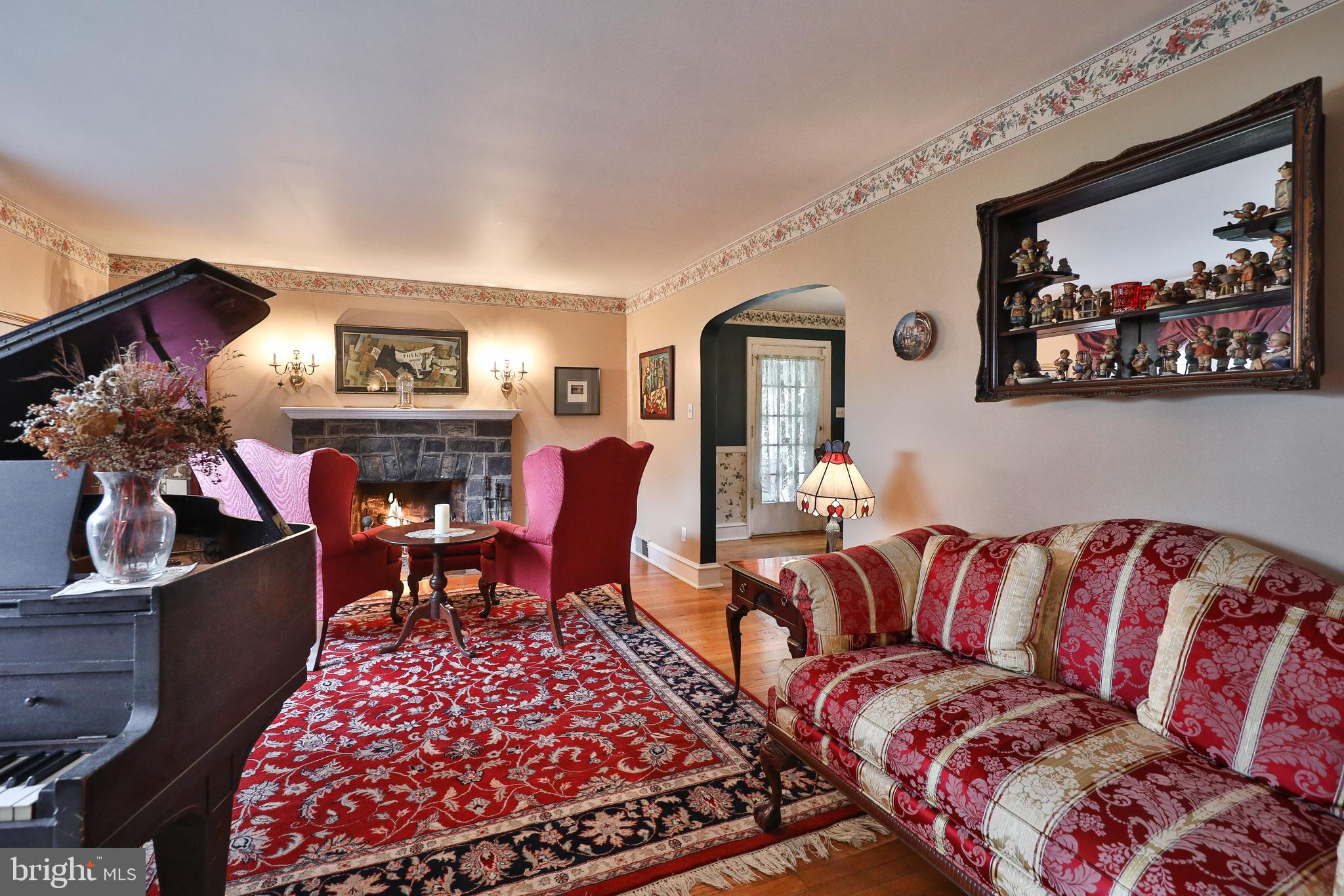 320 South Trooper Road Norristown, PA 19403 - Photo 4 of 50 Living room off center hall with gas fireplace